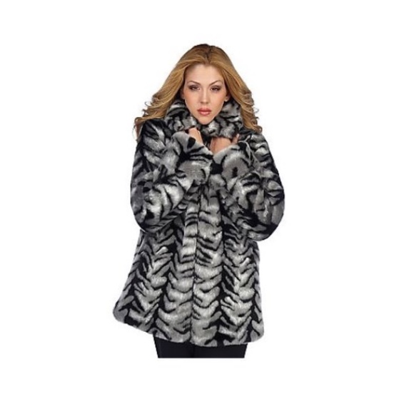 Dennis Basso Faux Fur Coat/Reversible to Washable Satin/M/NEW/NEVER WORN! - Picture 2 of 6